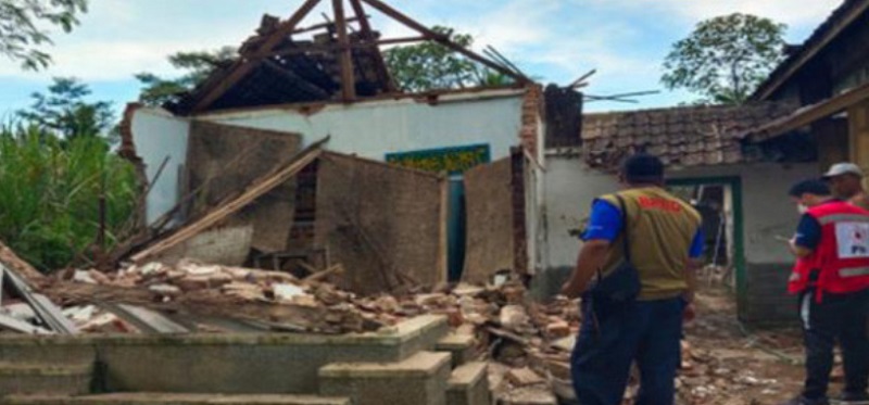korban gempa keluhkan bantuan tidak merata
