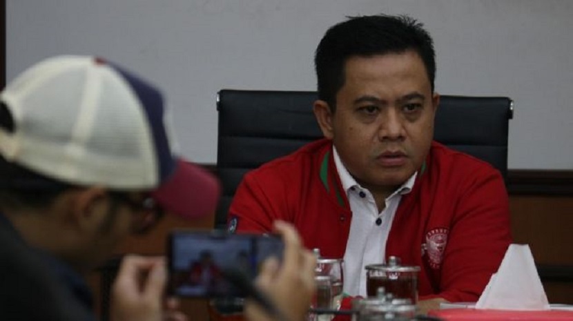 ribut dengan aparat