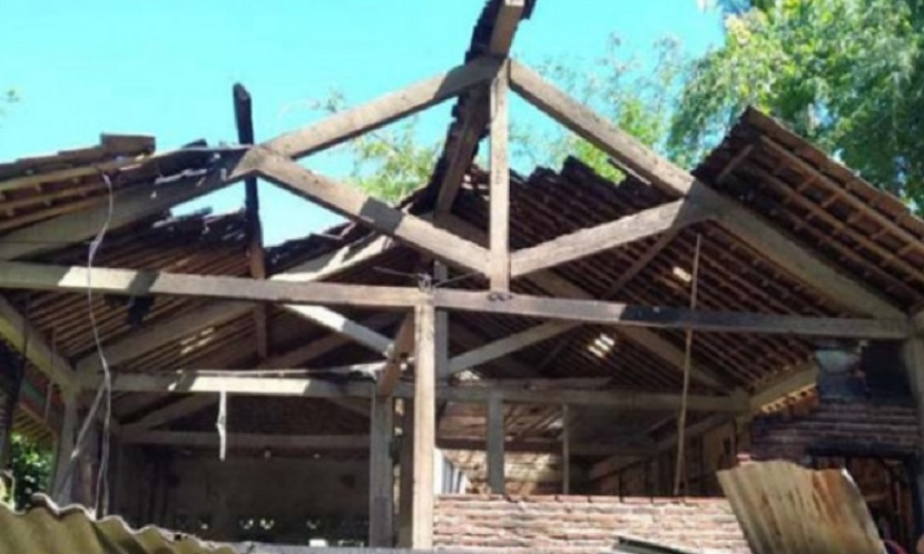 rumah di kebumen terbakar api dari kompor tungku
