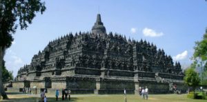 candi borobudur tutup