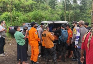 pendaki tewas kedinginan
