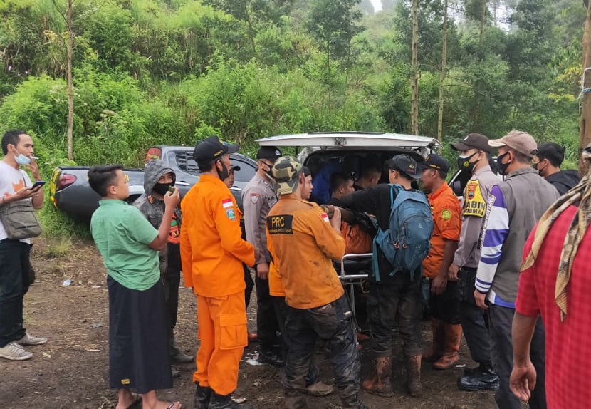 pendaki tewas kedinginan