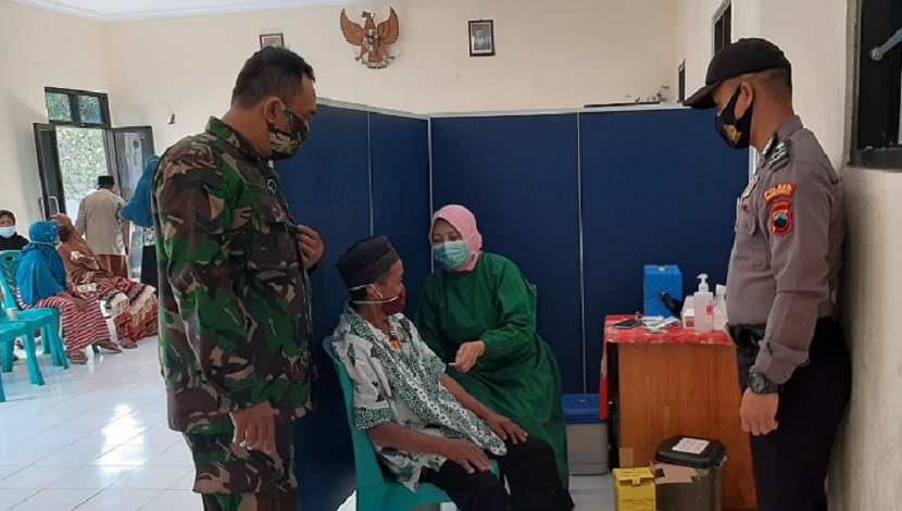 pengamanan vaksinasi selomerto