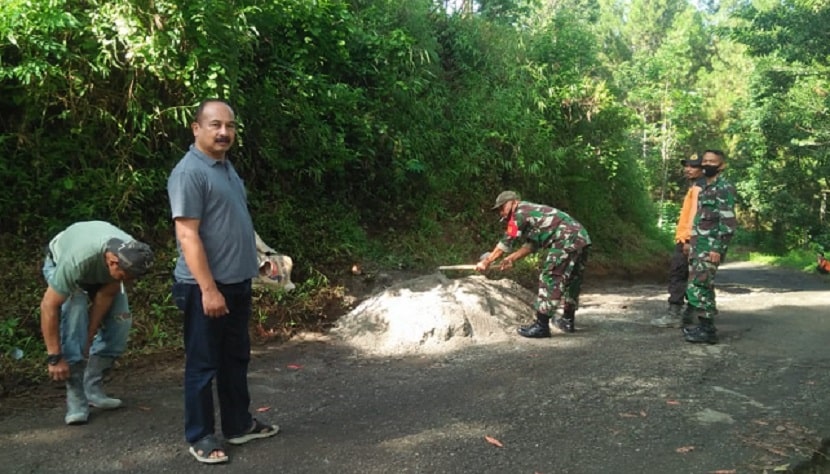 tambal jalan sapuran