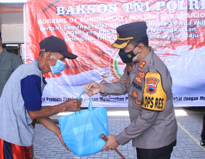 polri bagi bagi bansos