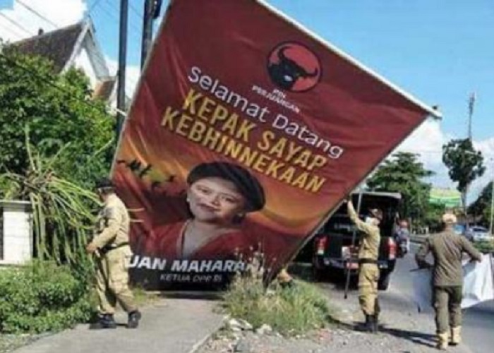 baliho puan dicopot