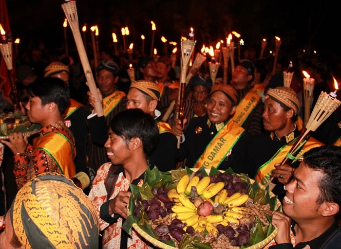 perayaan malam satu suro min