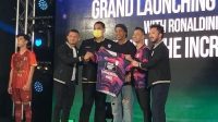 Raffi Ahmad didampingi Rudy Salim bersama Ronaldinho