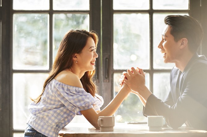 5 Cara Menjadi Pasangan yang Romantis