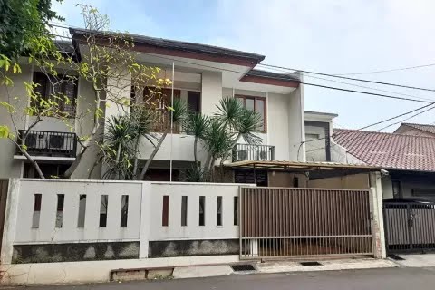 pascapenembakan polisi begini penampakan kediaman kadiv propam di jaksel ltk