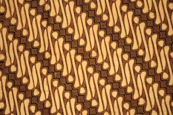 Motif Batik Parang Kusumo 3.jpg