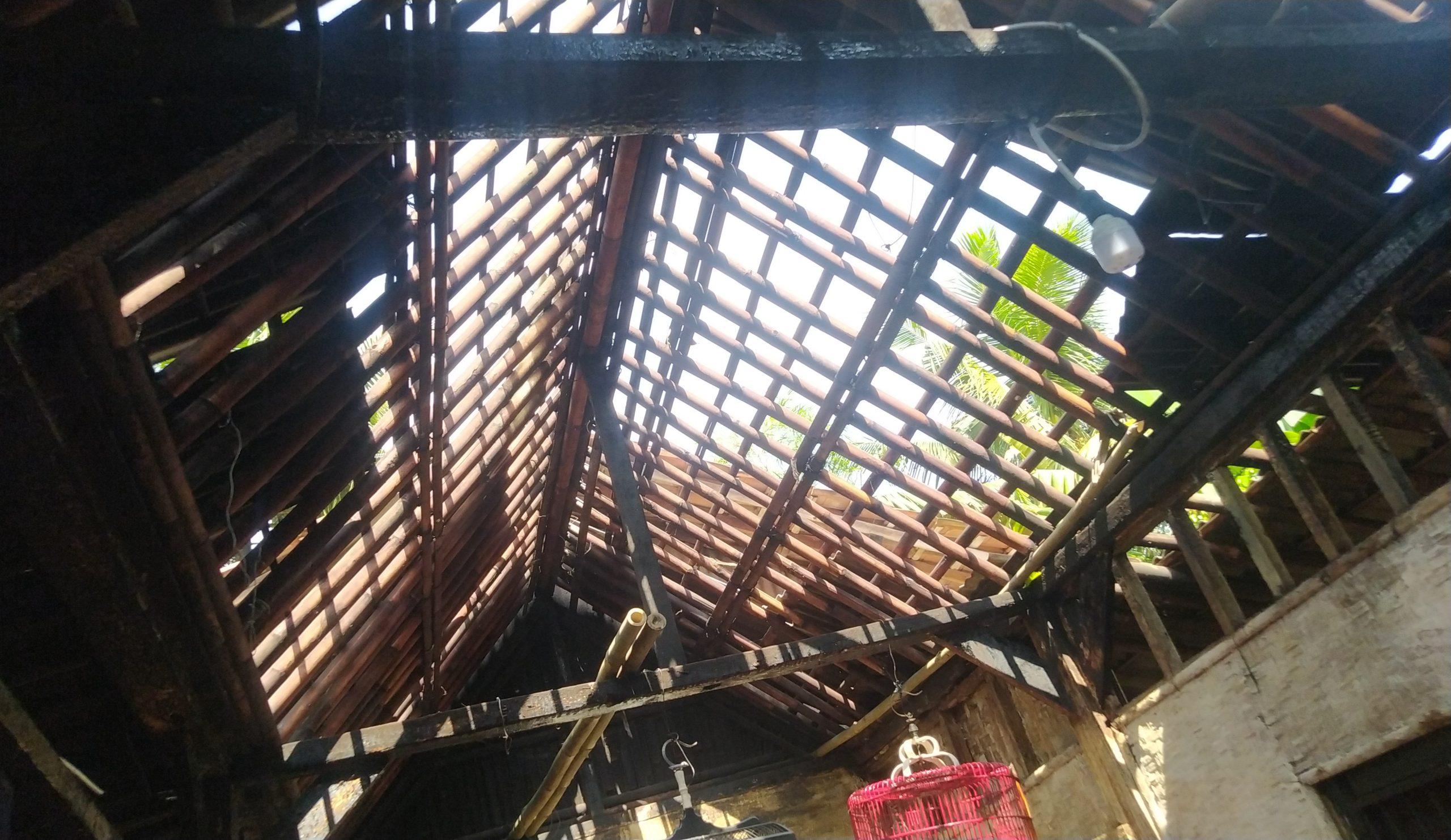 <strong>Warga dan Relawan Kerja Bakti, Pemkab dan BPBD Kirim Bantuan Buat Warga Terdampak Angin Kencang</strong> 2 IMG 20221109 094855 scaled