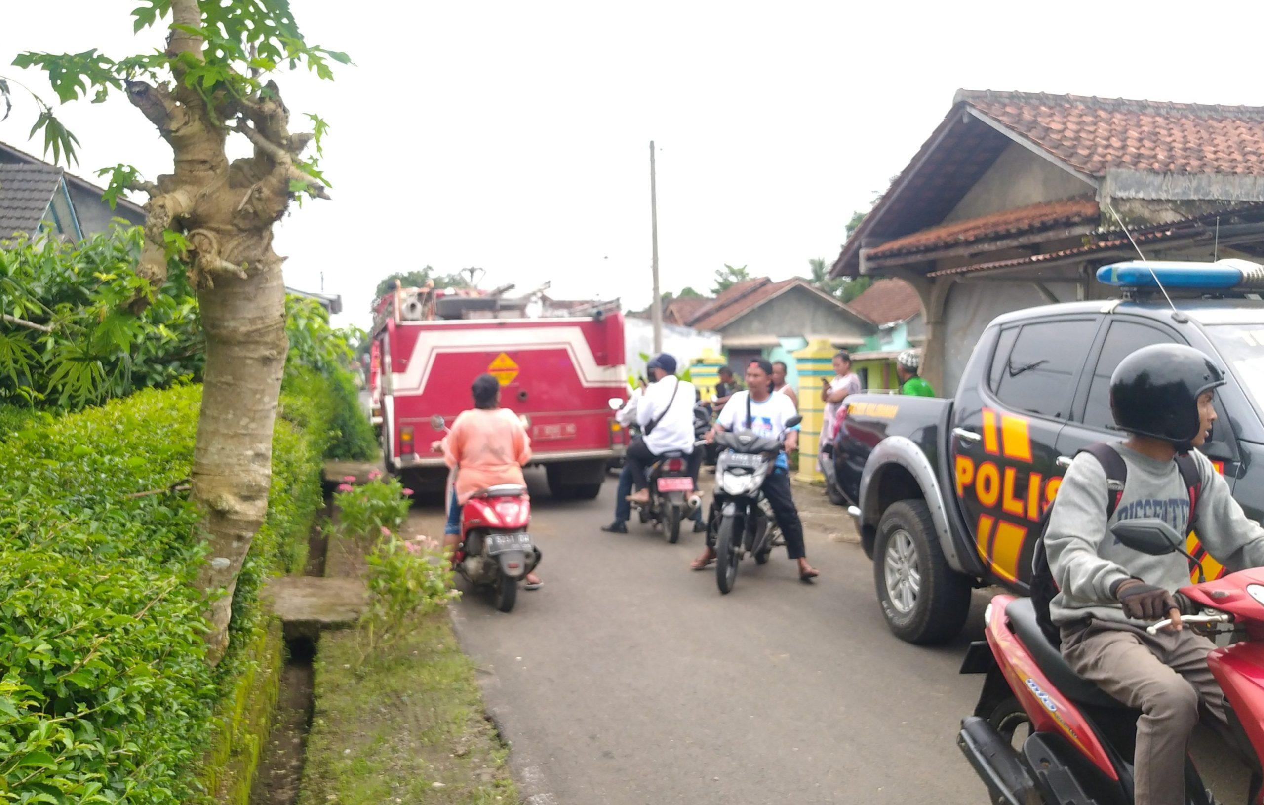 <br><strong>Lemari Plastik di Kamar Terbakar, Rumah Warga Karangsari Lolos Dari Kebakaran</strong> 2 IMG 20221116 144127 scaled