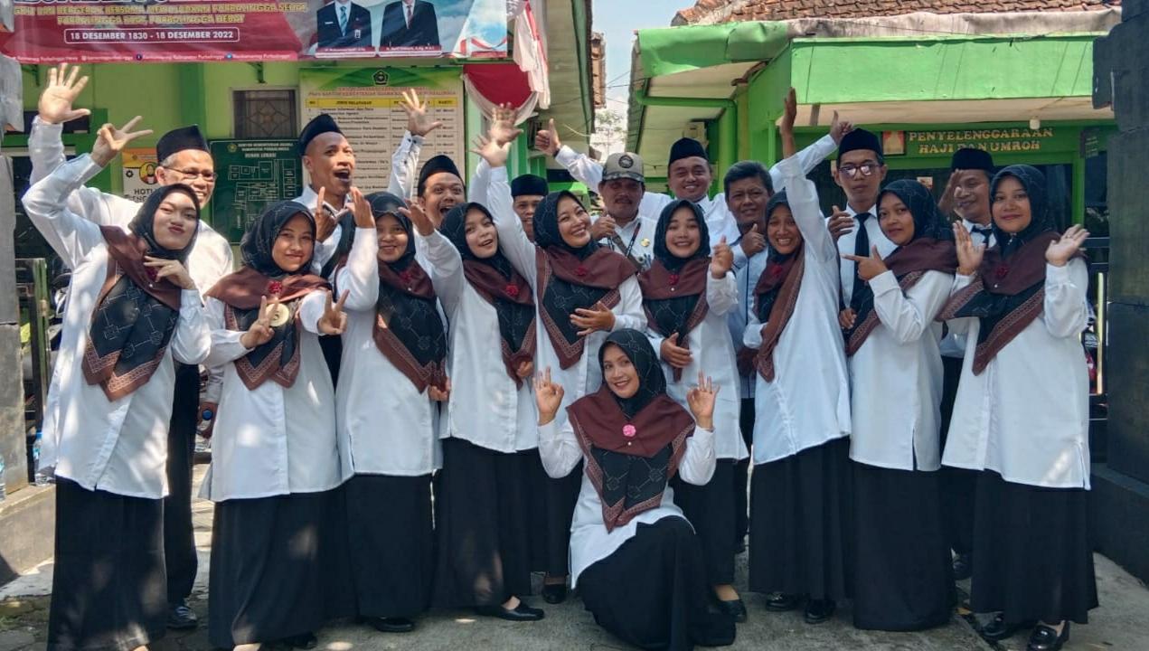 <strong>Tim Padus Karangreja -</strong><strong>Karangjambu Ikuti Lomba Paduan Suara, Mereka Wakili PPAI Karangjambu</strong> 2 IMG 20221220 175037