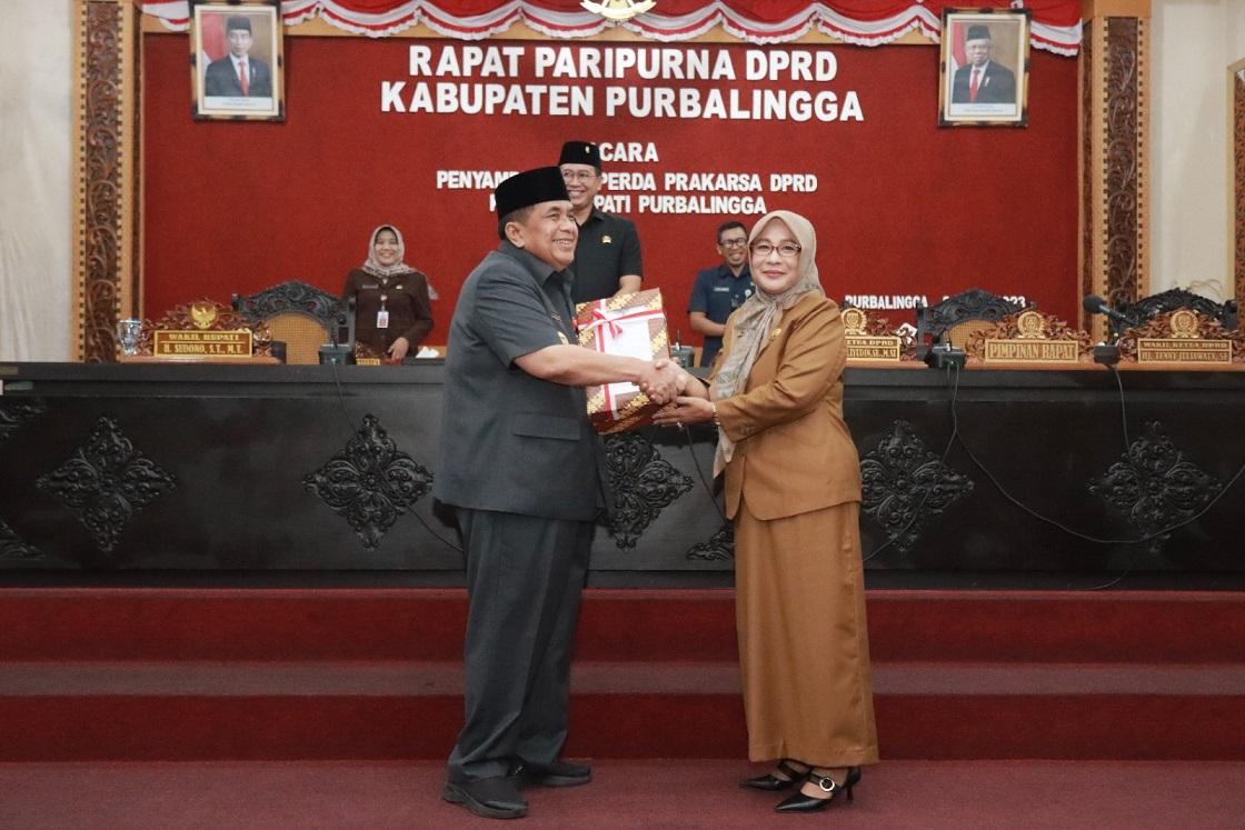 DPRD Sampaikan Empat Raperda Prakarsa