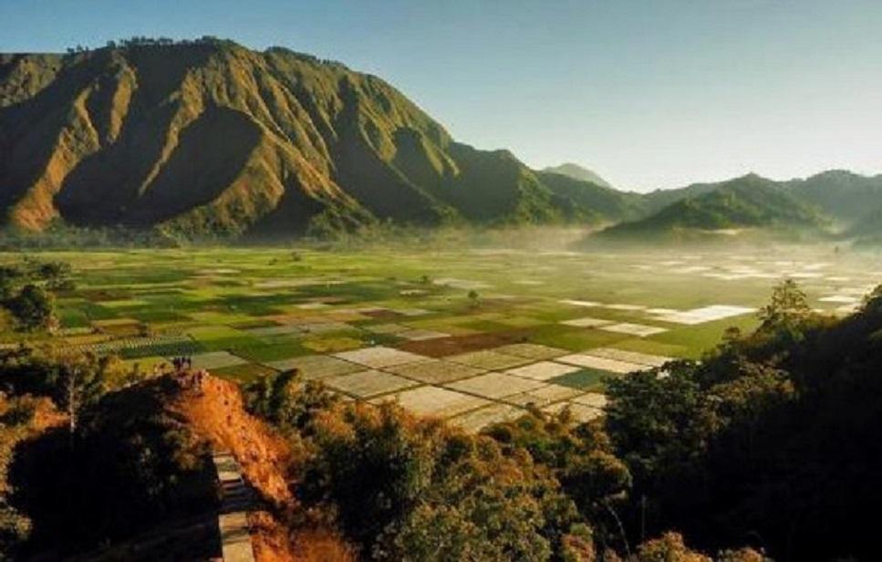 3 Pedesaan di Indonesia dengan Pesona Pemandangan Eksotis 1 Desa Sembalun Lombok Timur