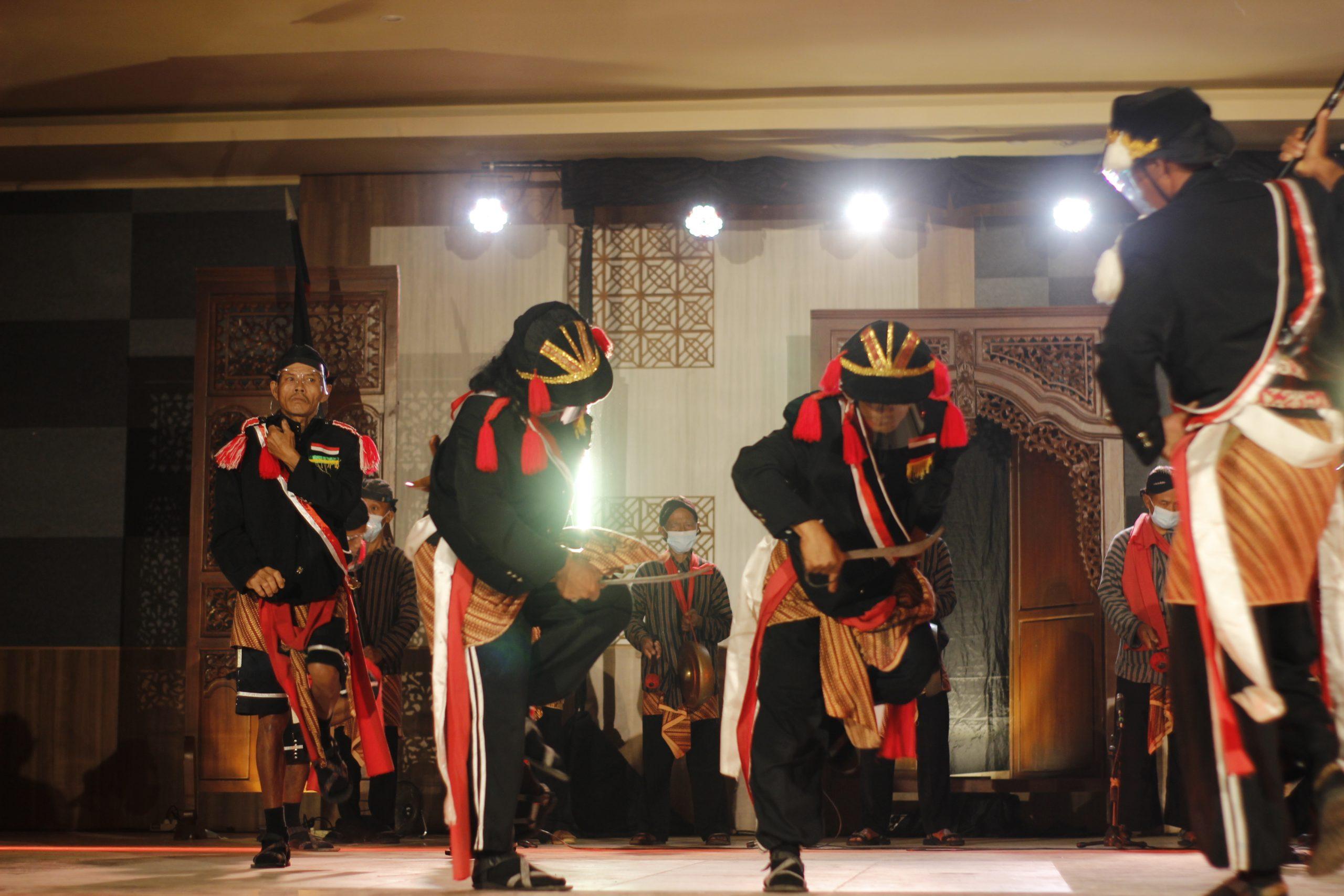 Tari Cingpoling scaled