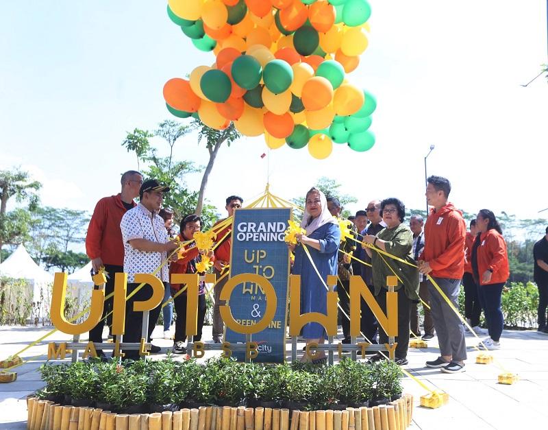 Wali kota Semarang Hevearita Gunaryanti Rahayu Meresmikan Uptown Mall