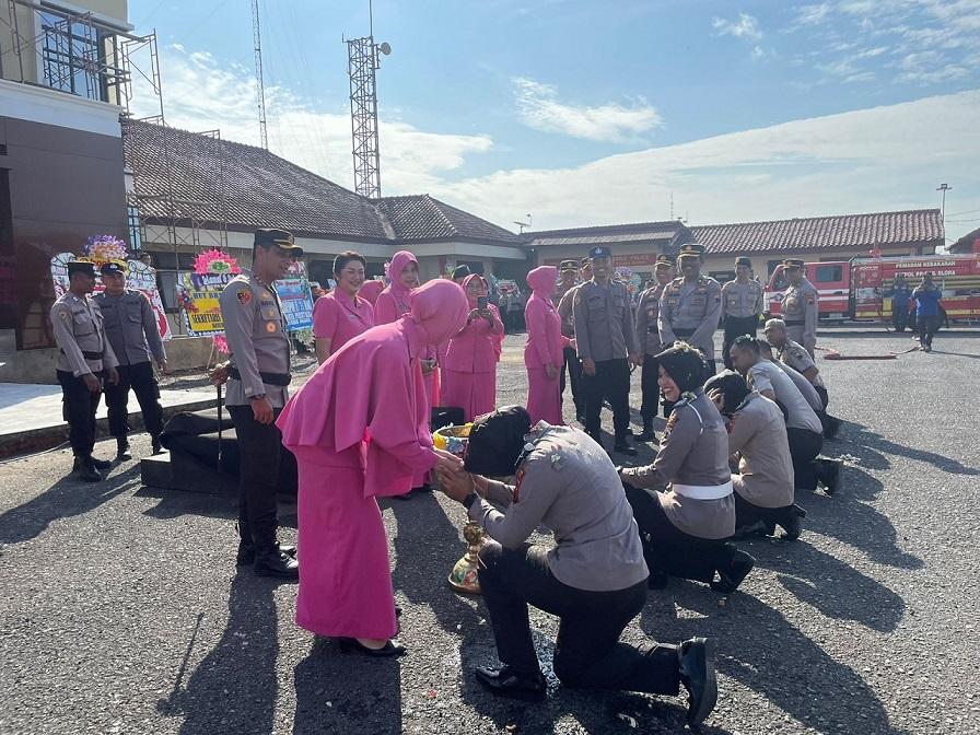 kenaikan pangkat