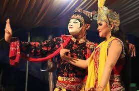 Tari Topeng Lenger