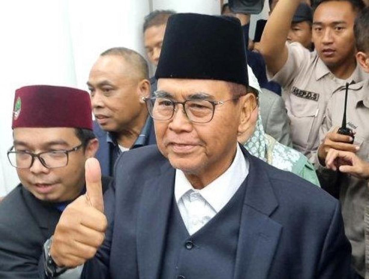 panji gumilang tersangka