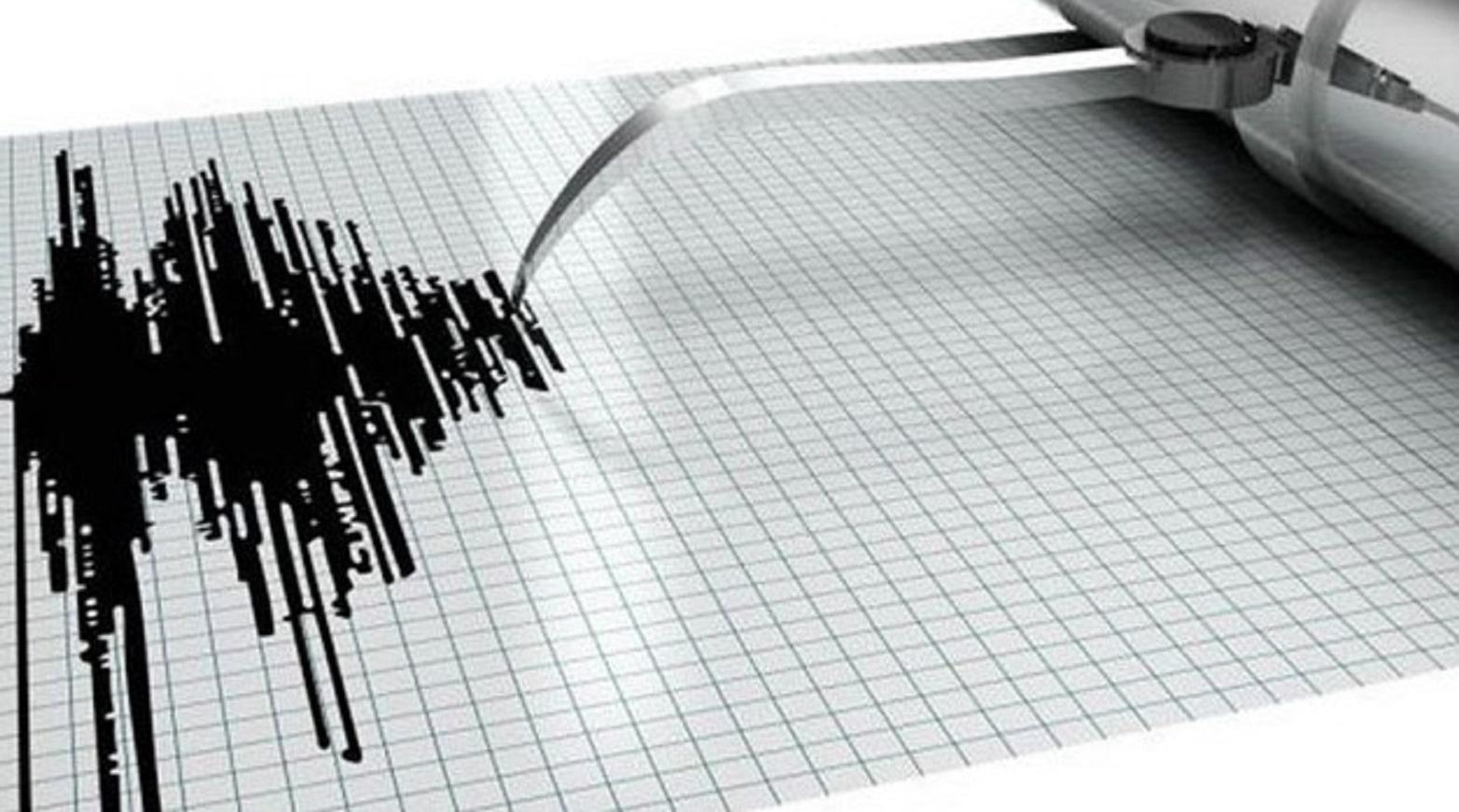 Seismograf gempa bumi