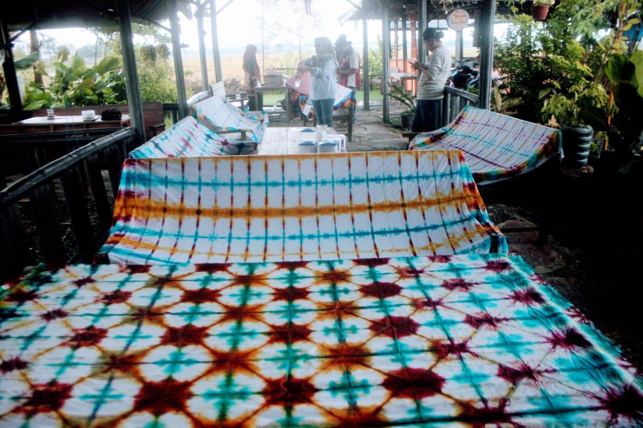 Kain batik Shibori