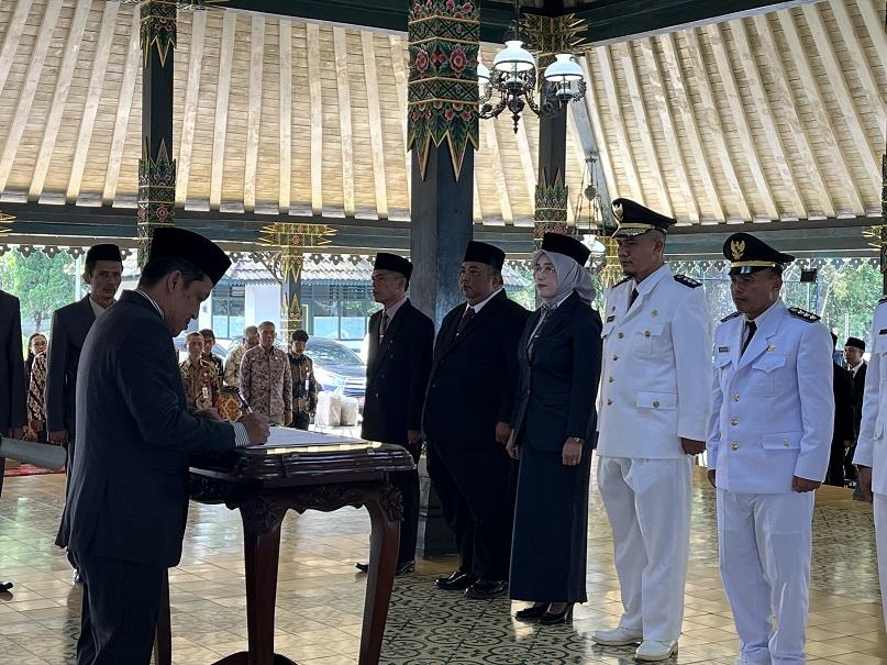 Serah terima jabatan