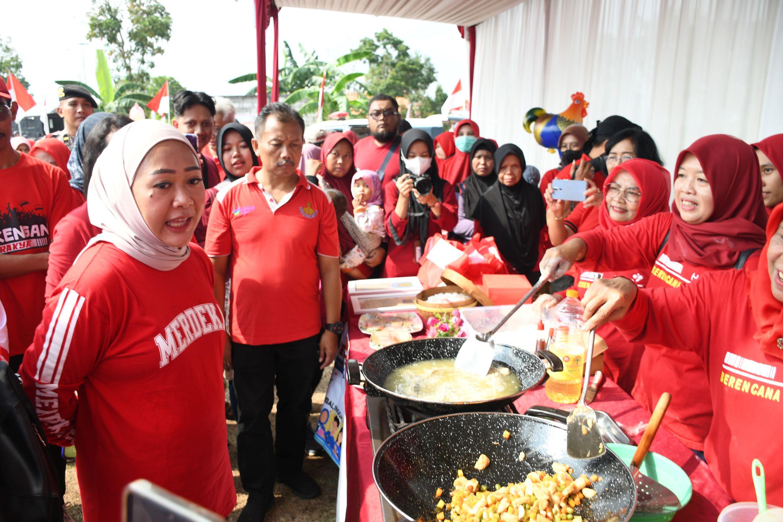 Lomba Isi Piringku yaitu pembuatan makanan pendamping untuk balita yang memiliki nilai gizi tinggi.
