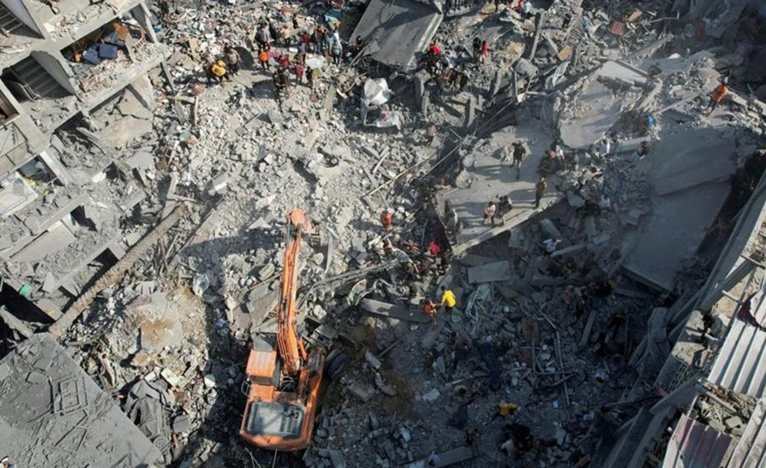 Pertempuran berkobar di Gaza pada pekan kelima sejak militan Hamas menyerbu perbatasan Israel dan menurut para pejabat Israel, menewaskan lebih dari 1.400 orang, sebagian besar warga sipil, dan menculik lebih dari 240 lainnya. foto: reuters