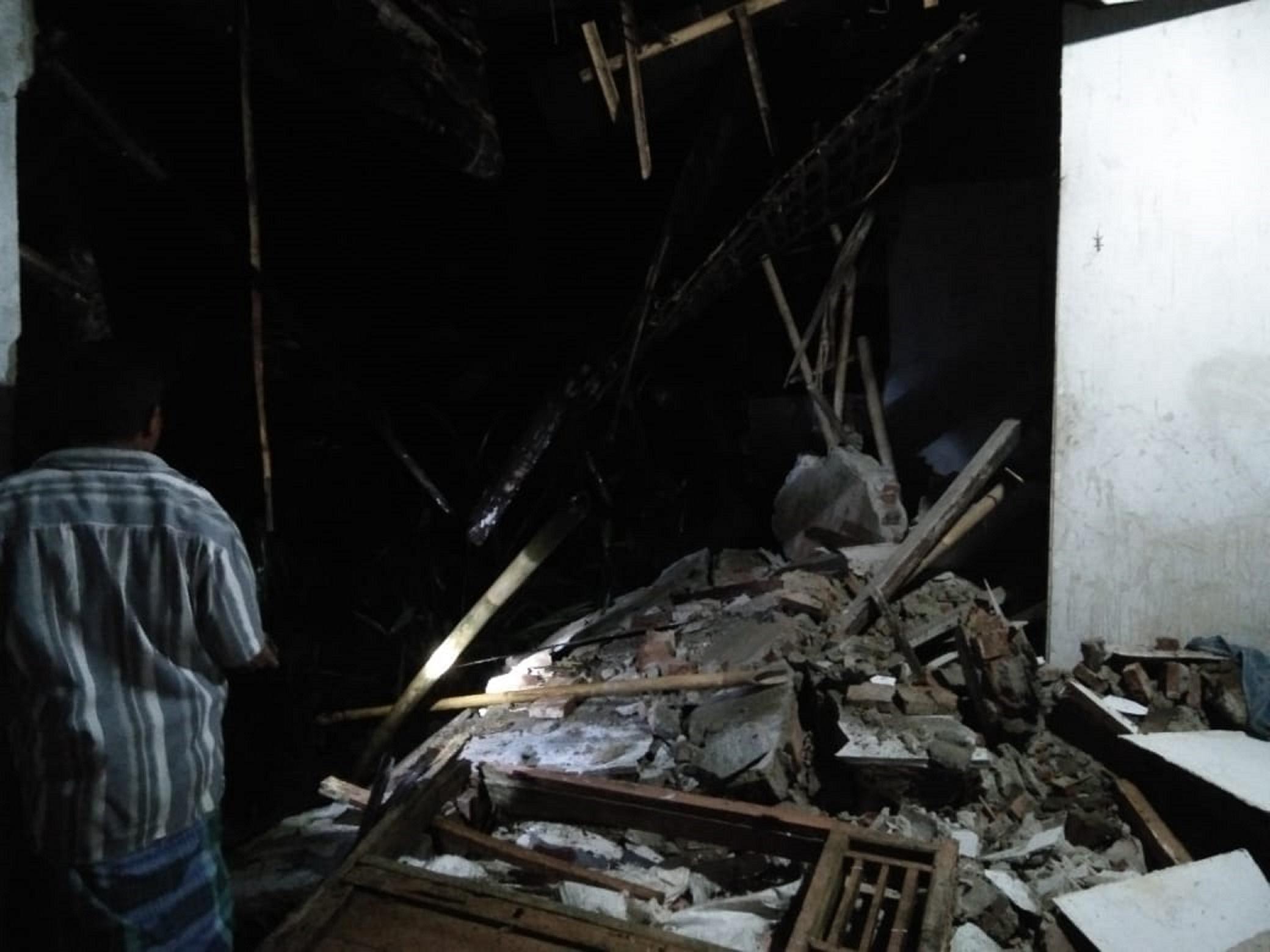 Satu rumah milik Rasmidi (70), warga Desa Tunjungmuli RT 02, RW 09, Dukuh Brubahan roboh akibat longsor
