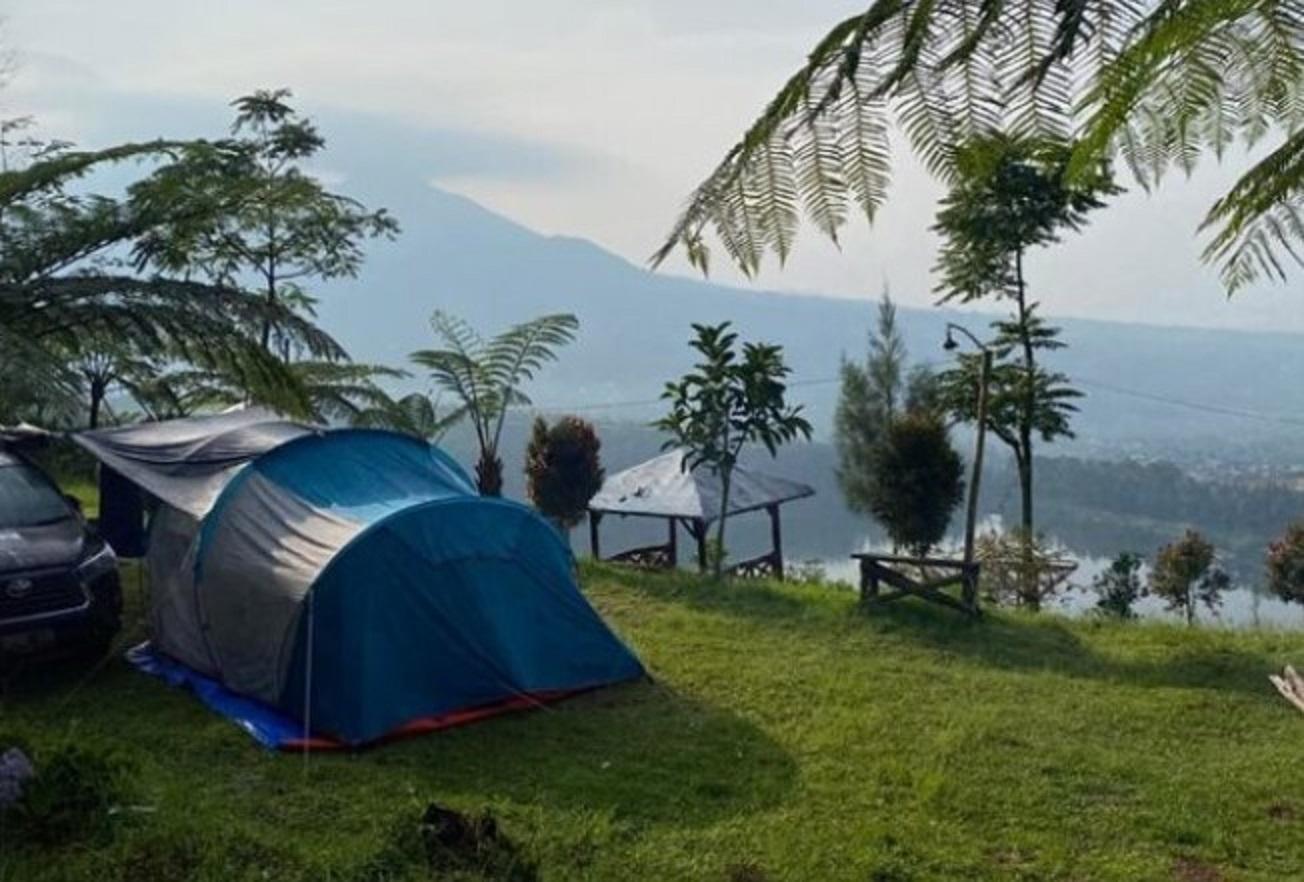 Selain Telaga Menjer, Desa Maron juga punya spot untuk camping. foto: tripadvisor