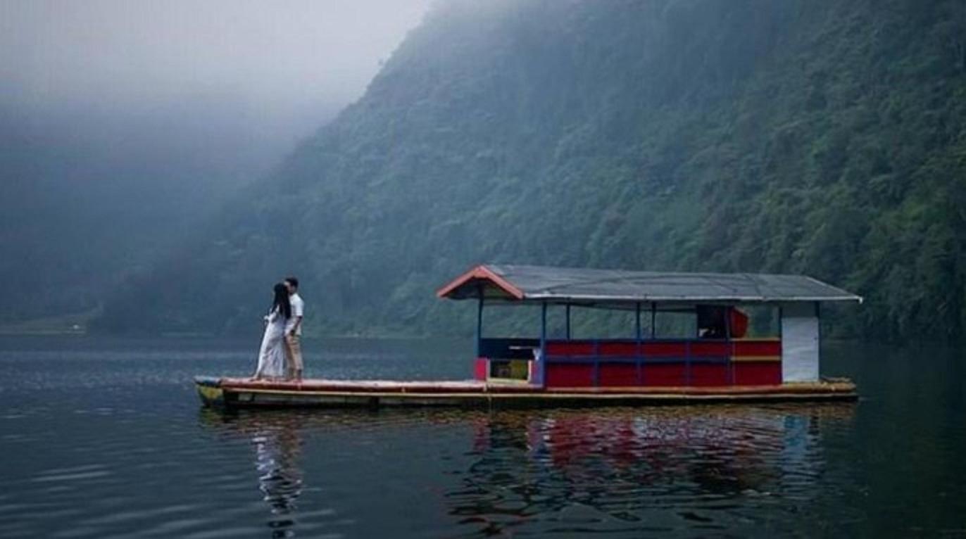 Telaga Menjer di Desa Maron. foto: telagamenjer