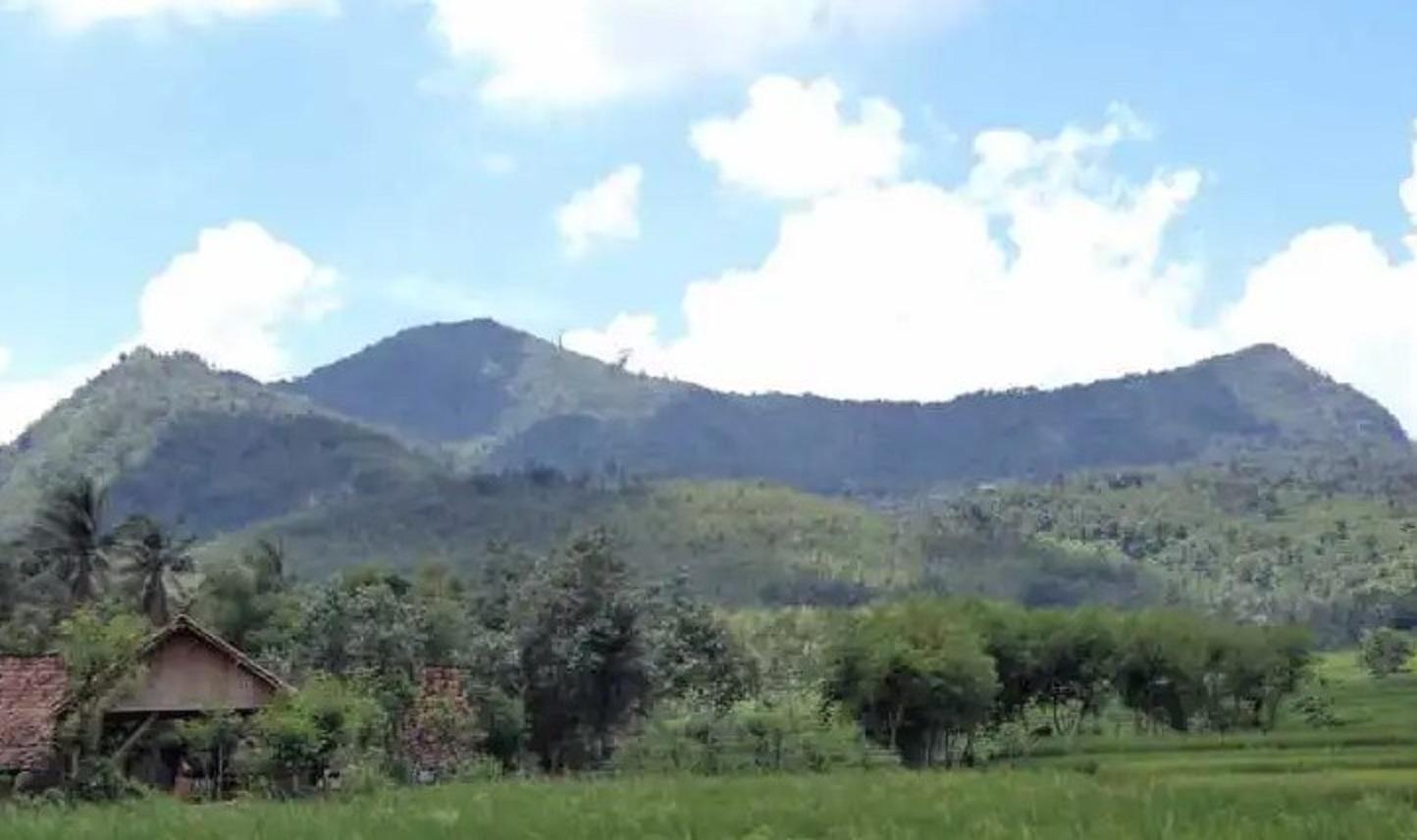 mitos gunung prau