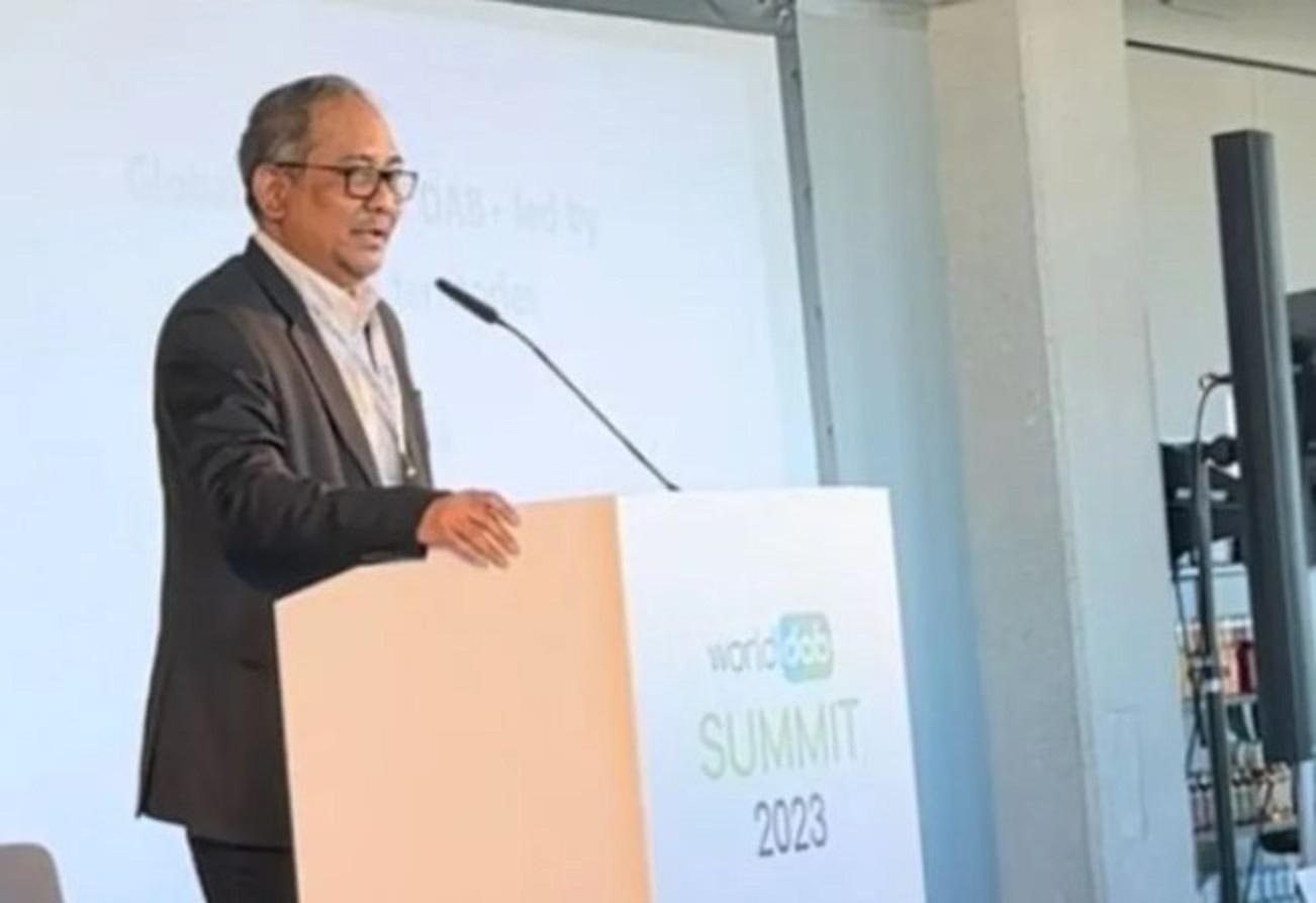 Direktur Utama LPP RRI Hendrasmo dalam forum Digital Audio Broadcasting (DAB) Dunia atau World DAB Summit 2023 di Munich, Jerman, Rabu (8/11/2023) waktu setempat. foto: antara.