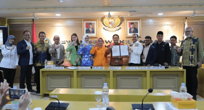 DPD Abdul Halim Iskandar, Menteri Desa Pembangunan Daerah Tertinggal, dan Transmigrasi (Mendes PDTT), hadir dalam rapat kerja dengan Komite I Dewan Perwakilan Daerah (DPD) RI.