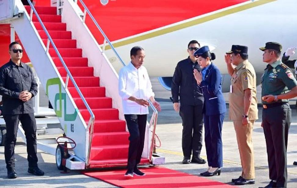 Presiden Joko Widodo tiba di Semarang, Jawa Tengah, Rabu (13/12/2023) untuk melakukan kunjungan kerja. (Biro Pers Sekretariat Presiden)