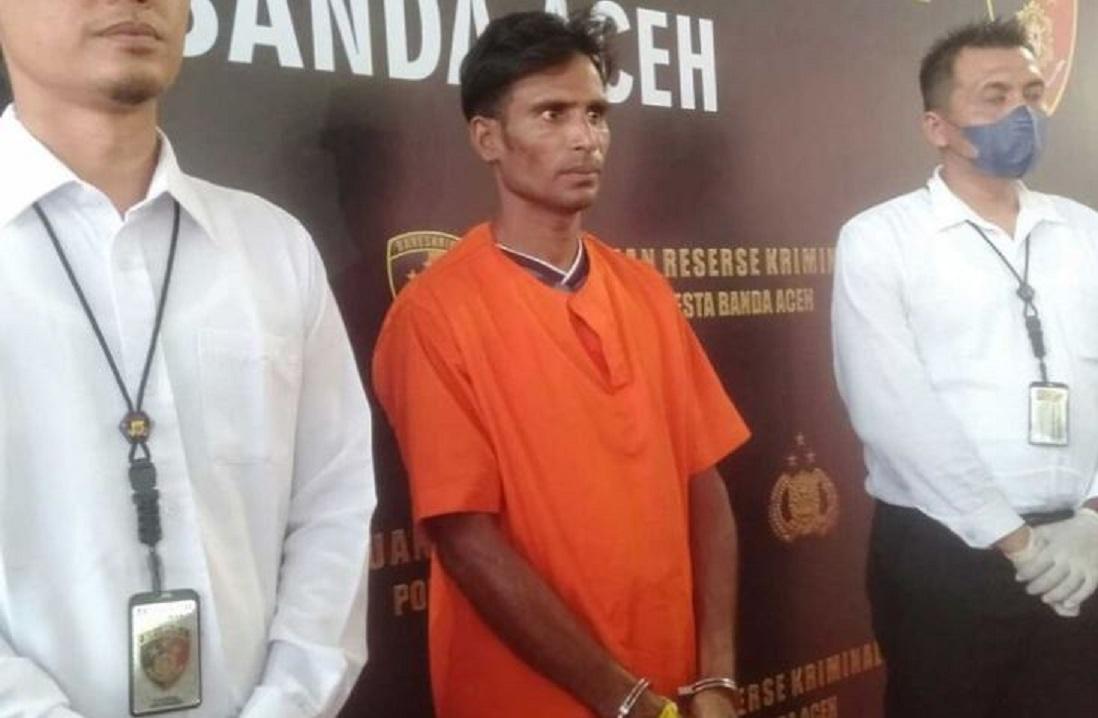 MA,35 (Baju Orange) ditetapkan sebagai tersangka TPPO oleh Polresta Banda Aceh. MA adalah warga Myanmar yang menjadi Kapten kapal pengangkut pengungsi.
