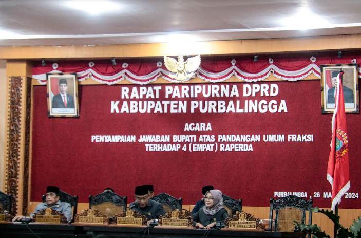 DPRD Kabupaten Purbalingga Dengarkan Jawaban Bupati Terhadap 4 Raperda
