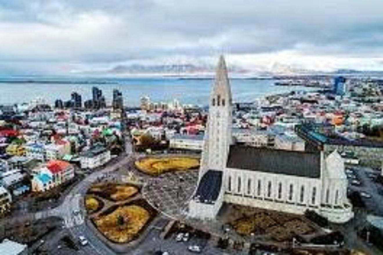 Kisah Umat Muslim di Islandia Berpuasa saat Matahari Terbenam Tengah Malam