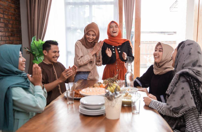 Tradisi Meriah dan Bermakna saat Lebaran Idul Fitri di Indonesia