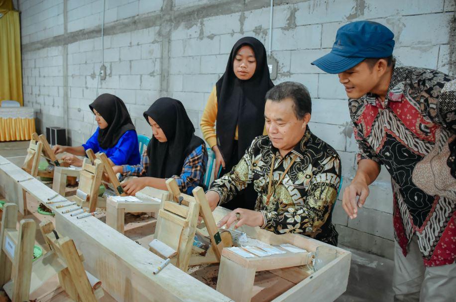 Upaya Peningkatan Ekonomi Hasil Tembakau, Pemkab Dorong Dengan Pelatihan Blending