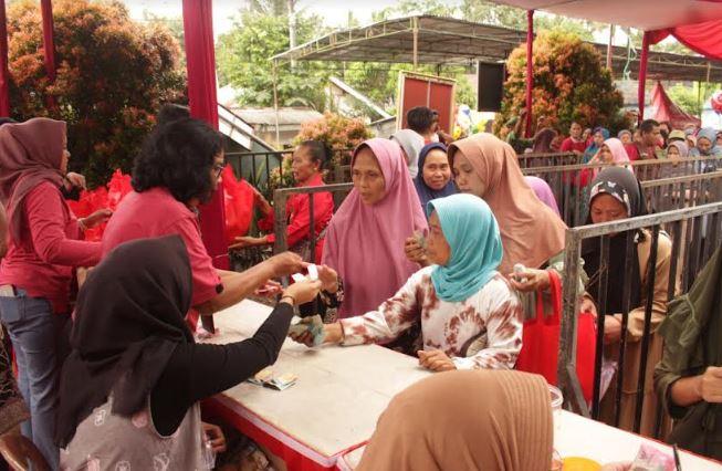 Pasar Murah Ramadhan di Pengalusan, Bupati Tiwi: Harga Jauh Lebih Murah!