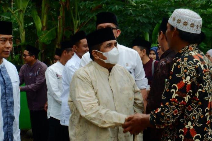 Ashar Keliling di Pesunggingan, Wabup Sudono Jawab Usulan Pavingisasi Masjid
