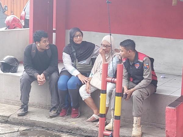 Emak emak viral maksa minta sedekah di bogor