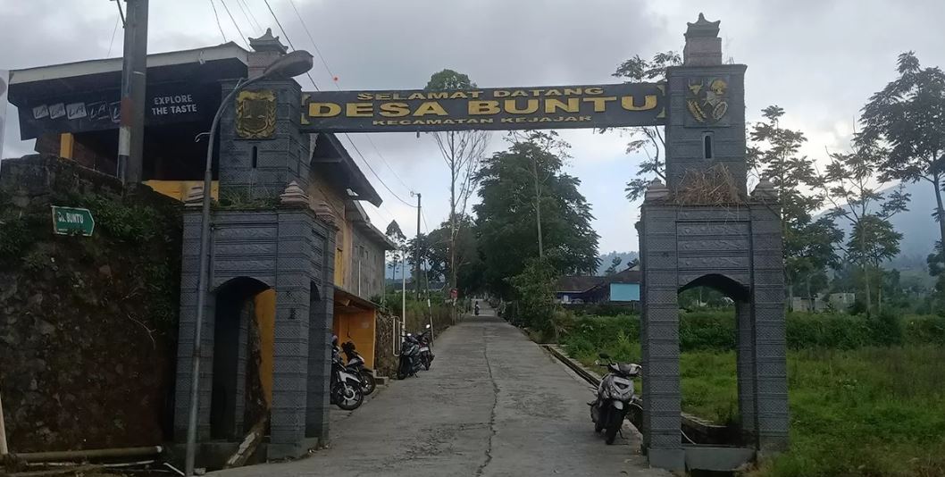 Gapura Desa Buntu Kecamatan Kejajar, Kabupaten Wonosobo Dok. Mercusuar