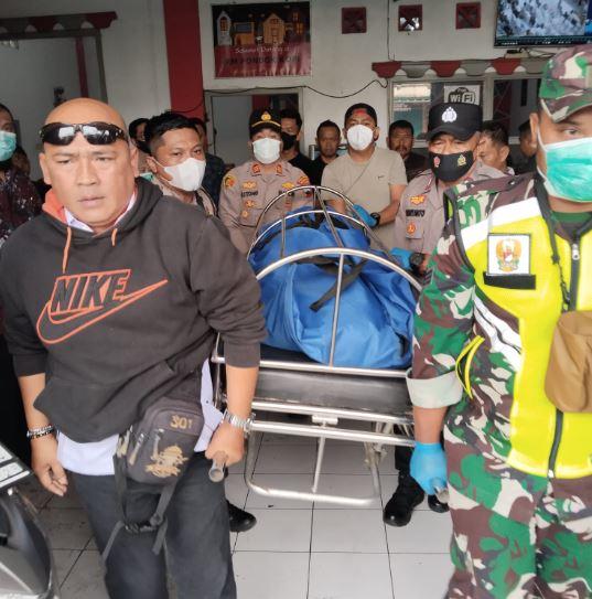 Proses Evakuasi Jenasah Di RM Pondok Kopi (23/4/24) Dok. Humas Polres Wonosobo