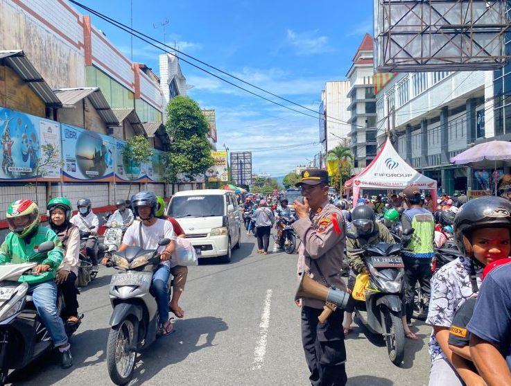 Satuan Binmas Polres Wonosobo Laksanakan Binluh di Pusat Keramaian