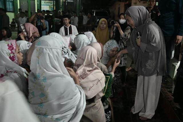 Motivasi Para Santri, Bupati Tiwi Pesan Manfaatkan Waktu Libur Untuk Bahagiakan Orang Tua