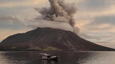 gunung ruang kembali erupsi 1 169